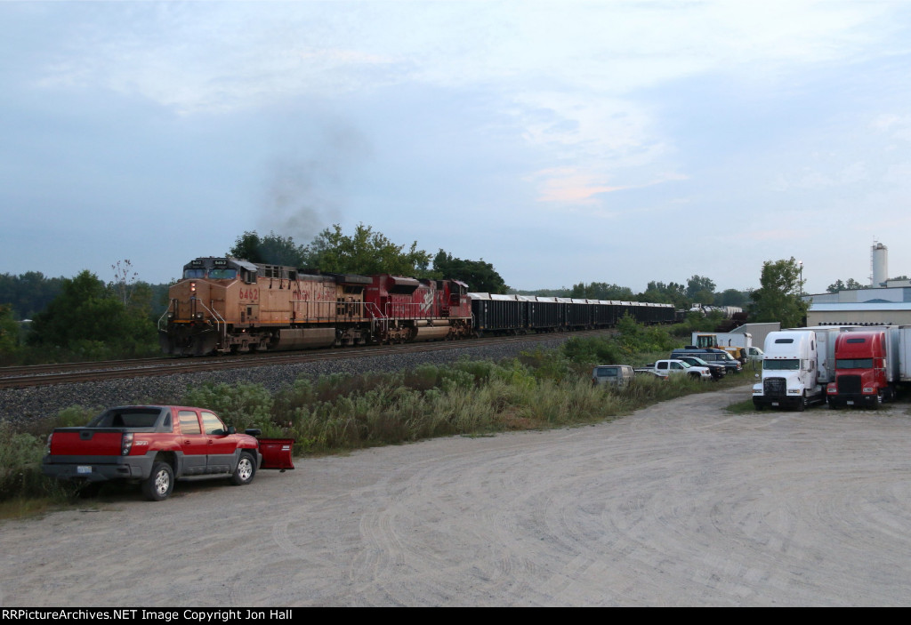 Q327 starts to pull west with the MKT heritage unit trailing
